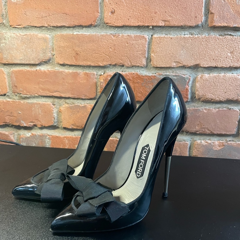 Tom Ford Adjustable Bow Tie Heels (EU 38.5)